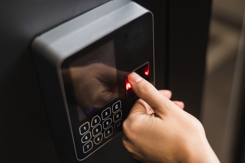 Fechadura digital residencial com abertura por biometria